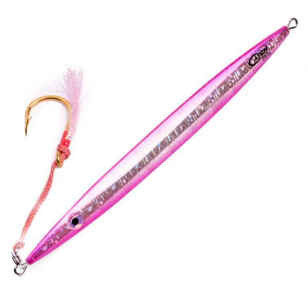 Introducing the Catch Deep-V Slowpitch Jig, a masterpiece in metallic pink and silver that practically screams top-notch quality. This lure is expertly crafted for the true angler, featuring a single gold hook secured by durable looped string. And let's not forget the eye-catching feathery fibers near the hook—designed to tempt even the wiliest of fish!.